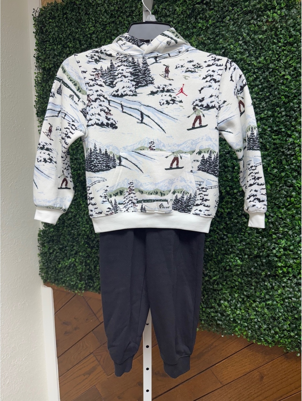 NWT Jordan 2 piece set size 6